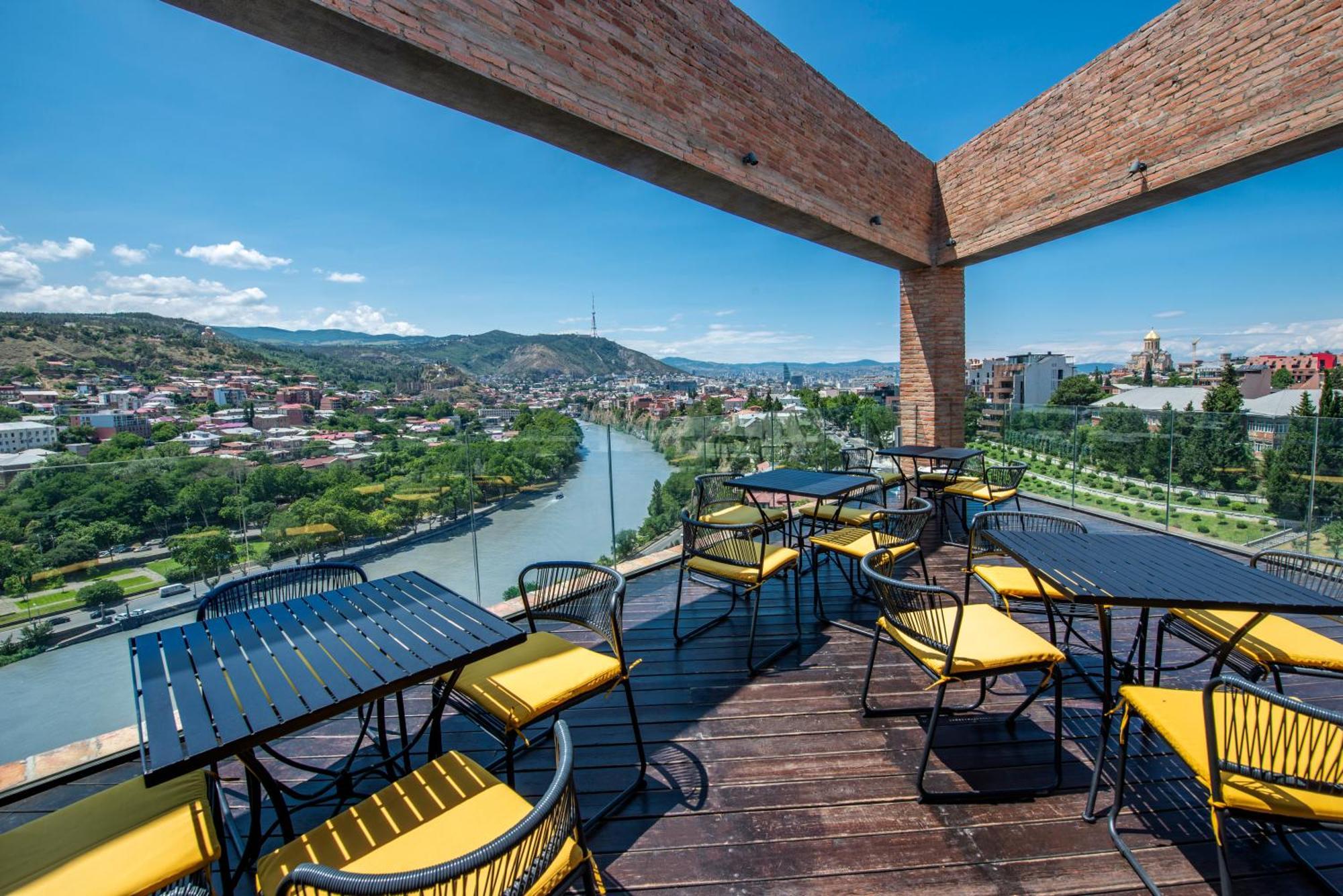 Golden Tulip Design Tbilisi Hotel Exterior foto