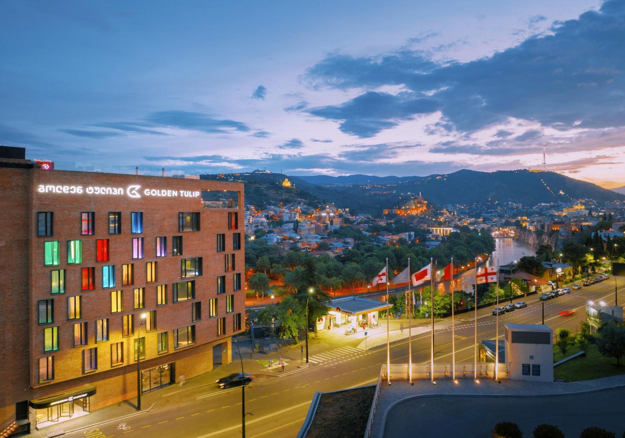 Golden Tulip Design Tbilisi Hotel Exterior foto